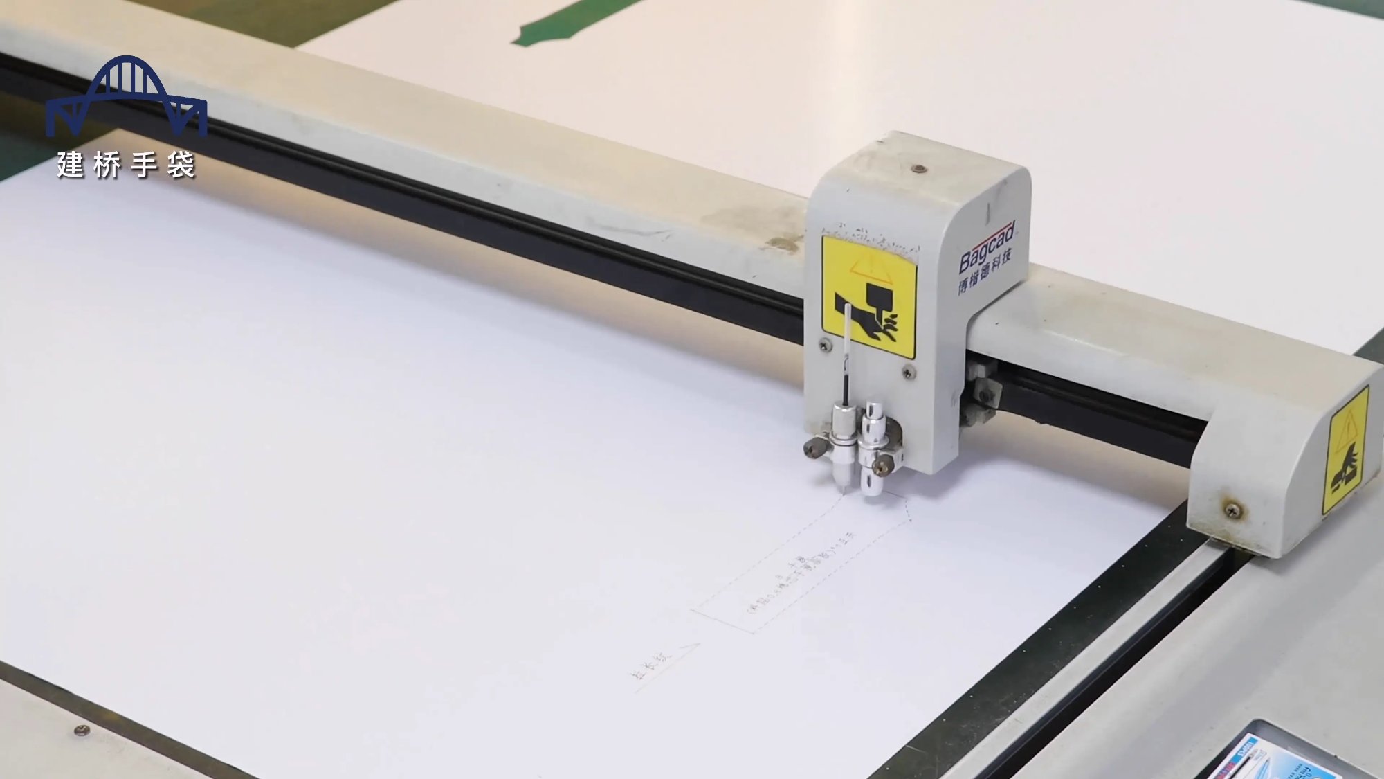 Automatic pattern cutting machine creating precision templates